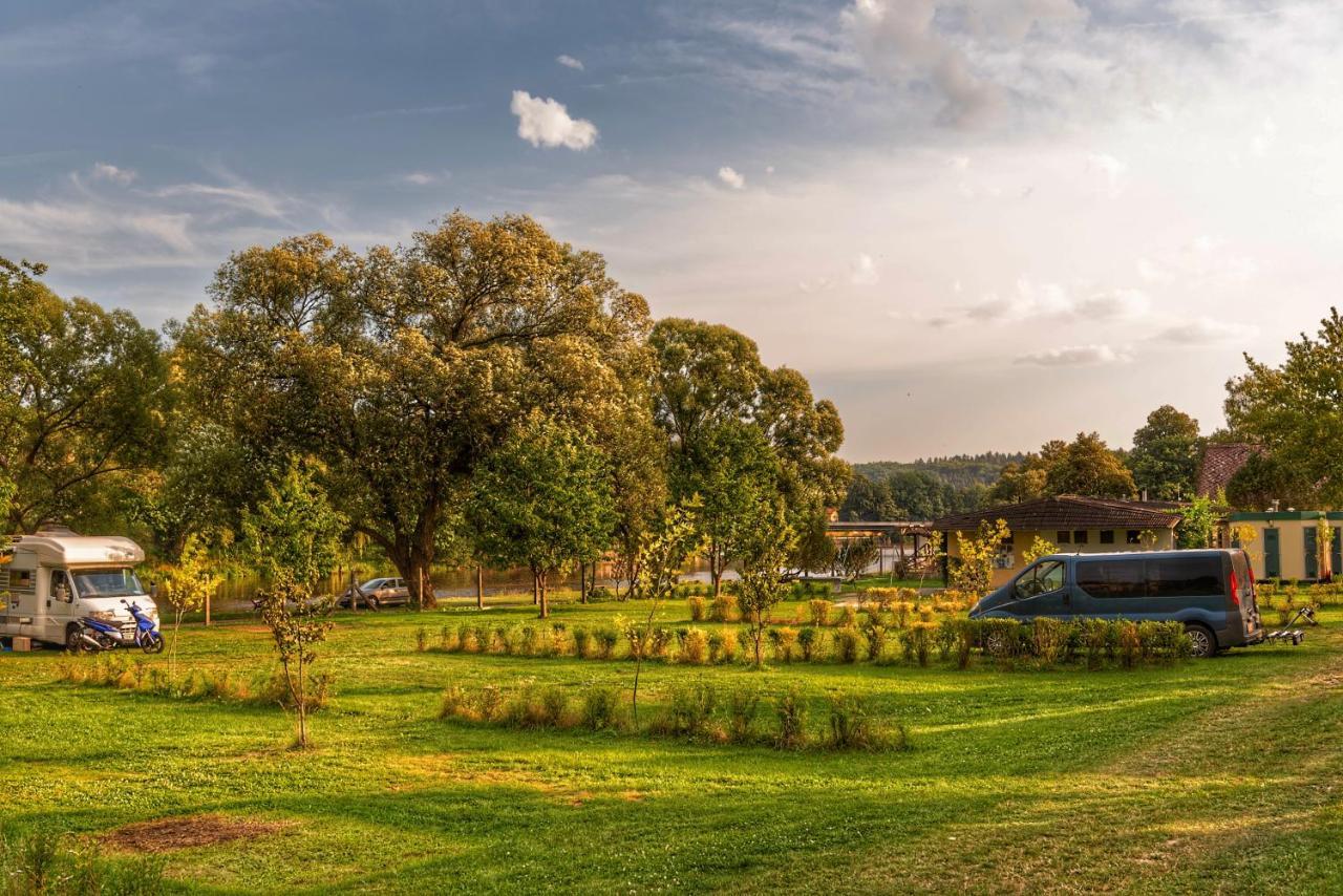 Camping Prima Hotel Tyn nad Vltavou Exterior photo